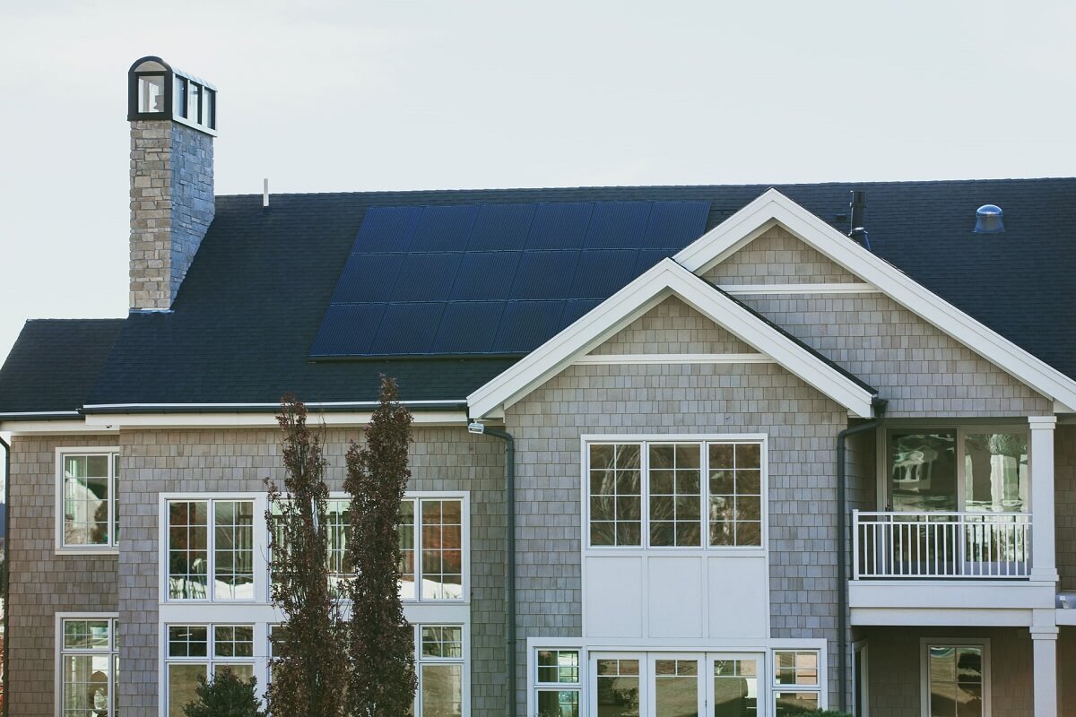 EnergyEfficientHomeWithSolarPanels